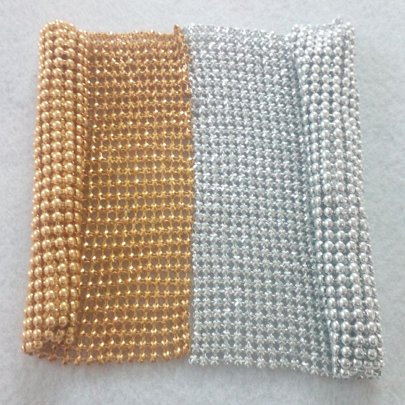 3D Printing On Fabric - نسيج شبكي معدني مع لؤلؤ ذهبي